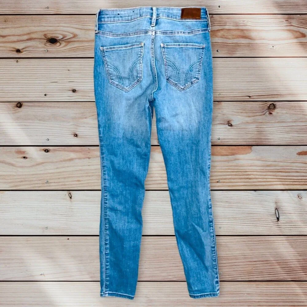 B3 Hollister high rise super skinny jeans 1 shirt distressed ripped